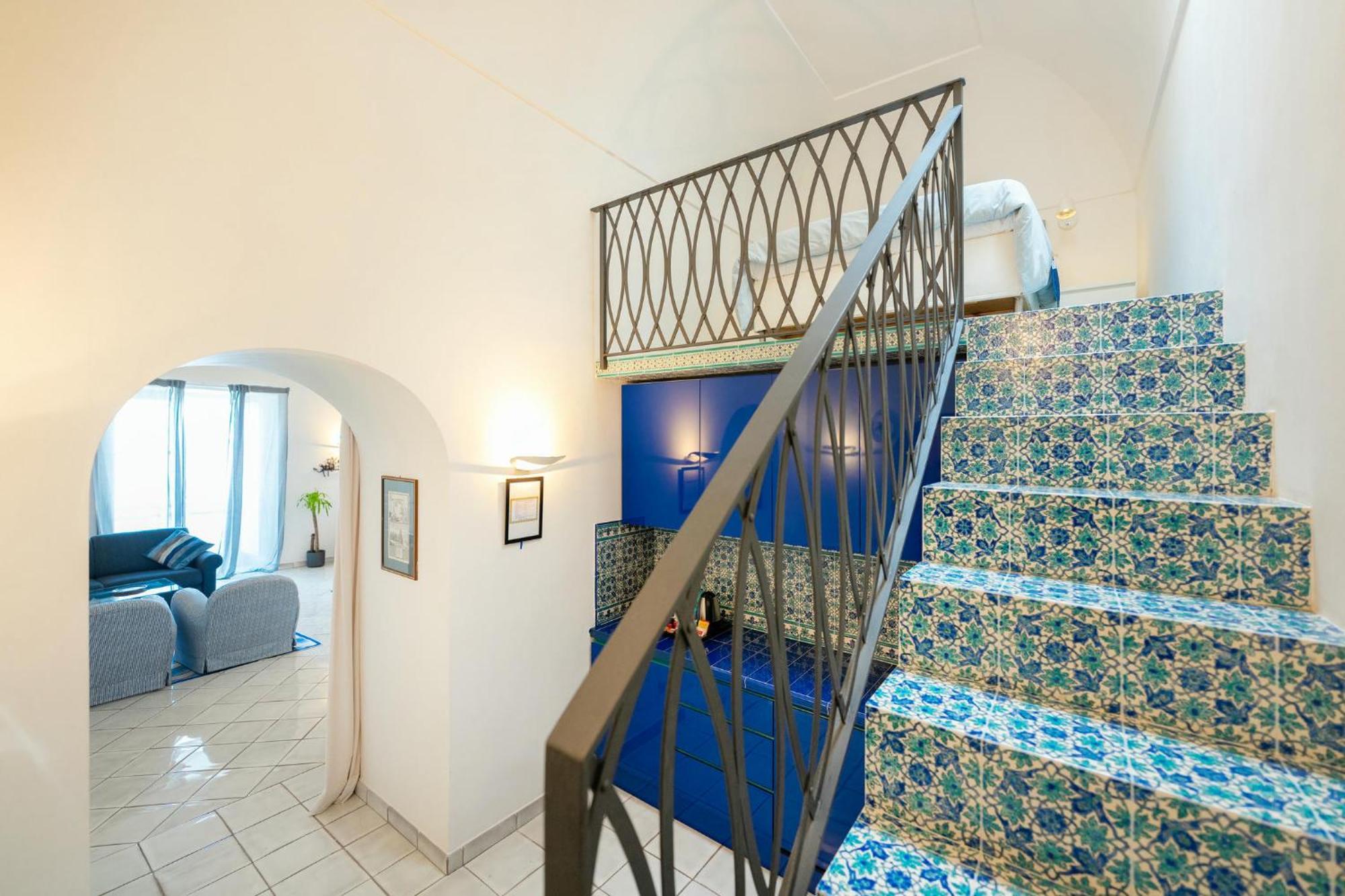 Suite Palazzo Capri - Seaview Екстериор снимка